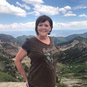 Meet your Posher, Catherine